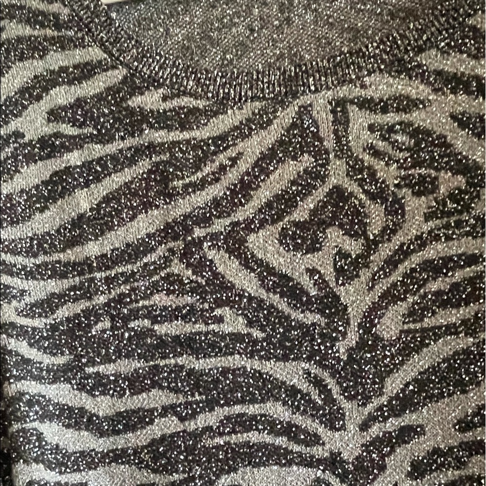Express Metallic zebra ruched puff sleeve sweater - Picture 6 of 6